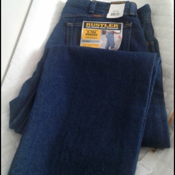 Men's Rustler Jeans - Picture 3 of 4